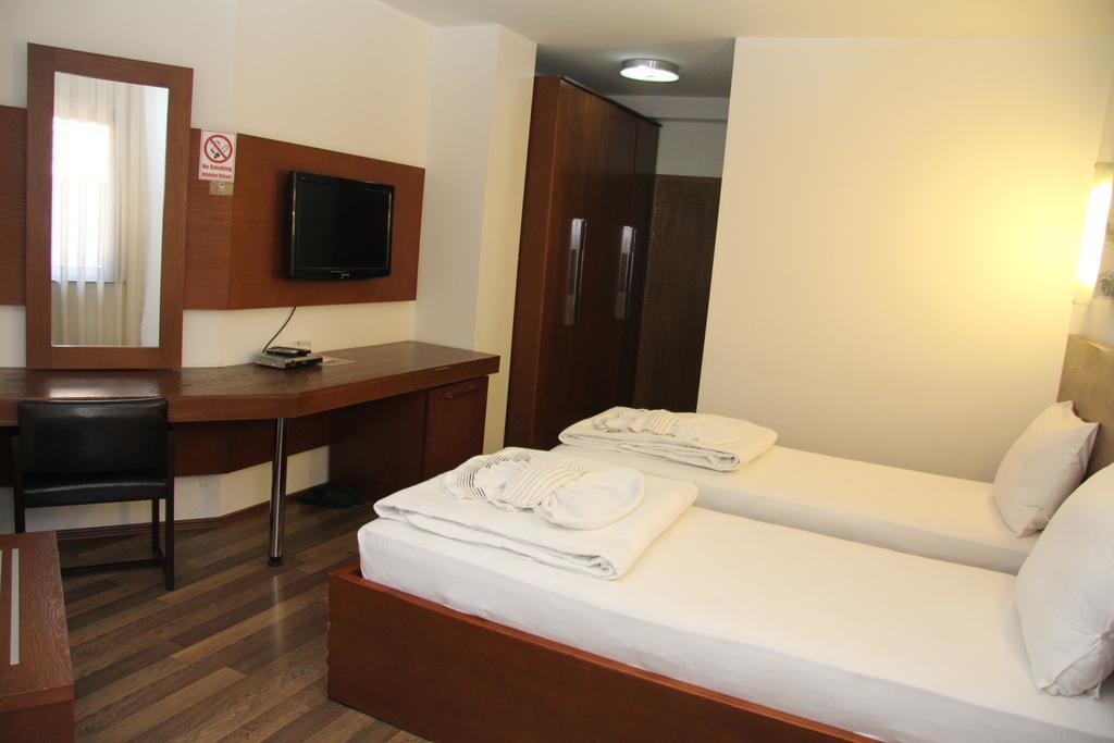 Hotel Centrum Прізрен Номер фото